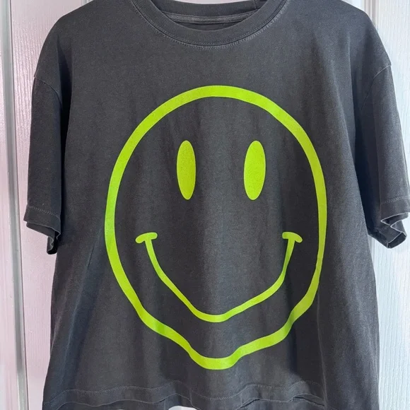 NWOT Dressed in LALA Washed Charcoal Tee with Neon Lime Smiley - Size S/M - Picture 9 of 12